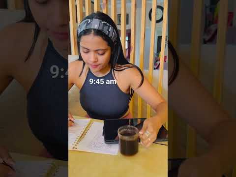 woman explaining her daily intermittent fasting plan for weight loss and health