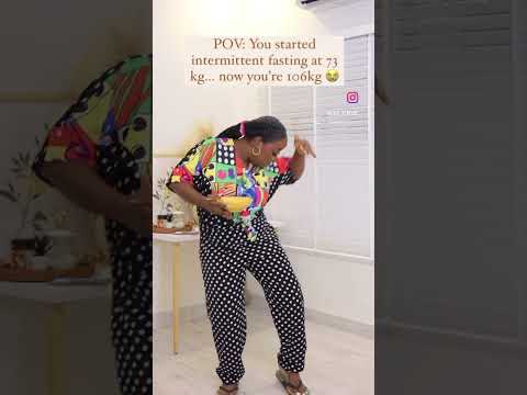 Intermittent Fasting Struggles 🤣😭 #sisiyemmie 21 Woman humorously reacting to the struggles of intermittent fasting, showing funny expressions during a fasting routine.