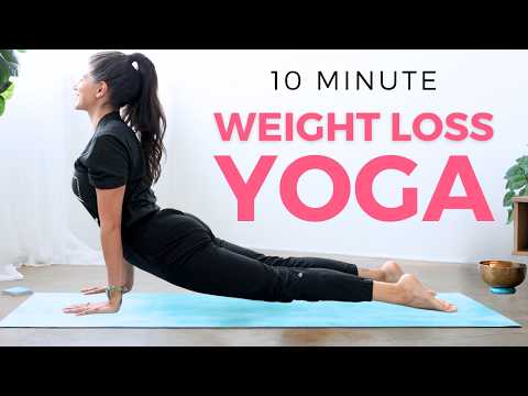person doing 10 minute yoga workout for weight loss toning and sculpting